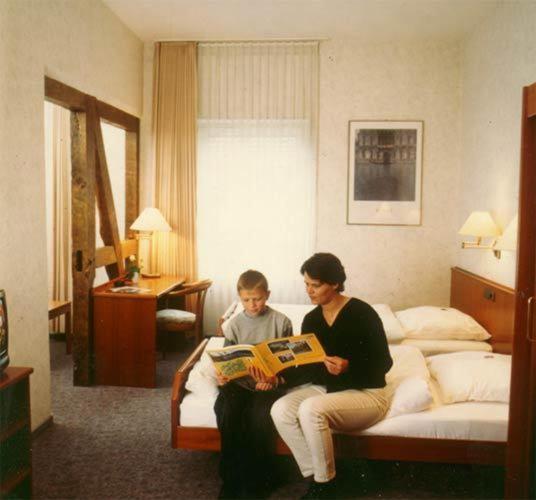 Ackfeld Hotel-Restaurant Bueren  Bilik gambar