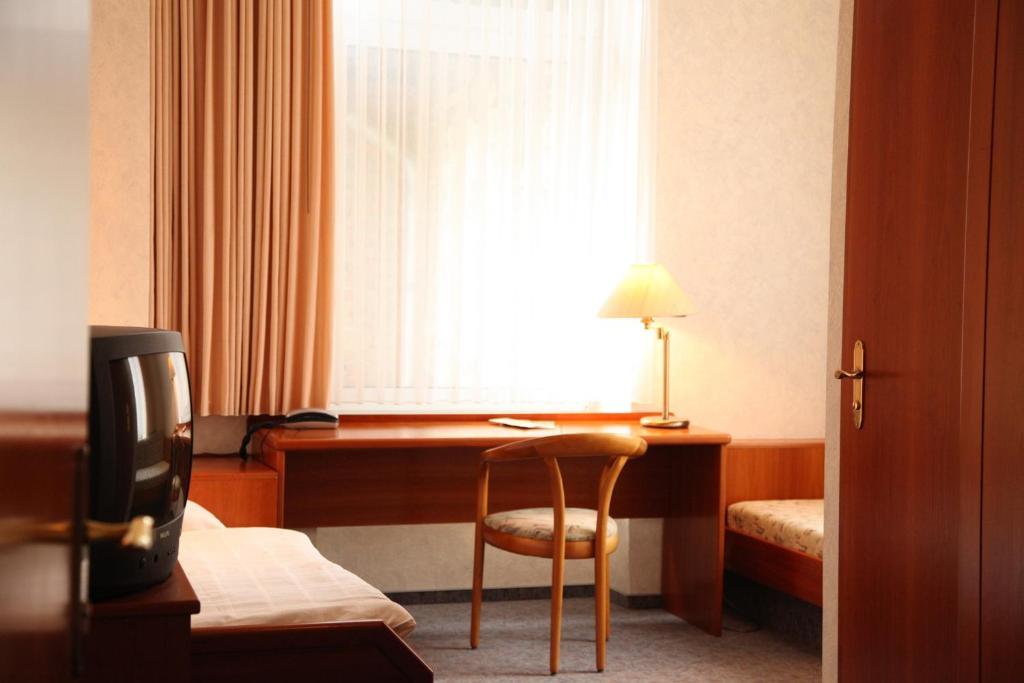 Ackfeld Hotel-Restaurant Bueren  Bilik gambar